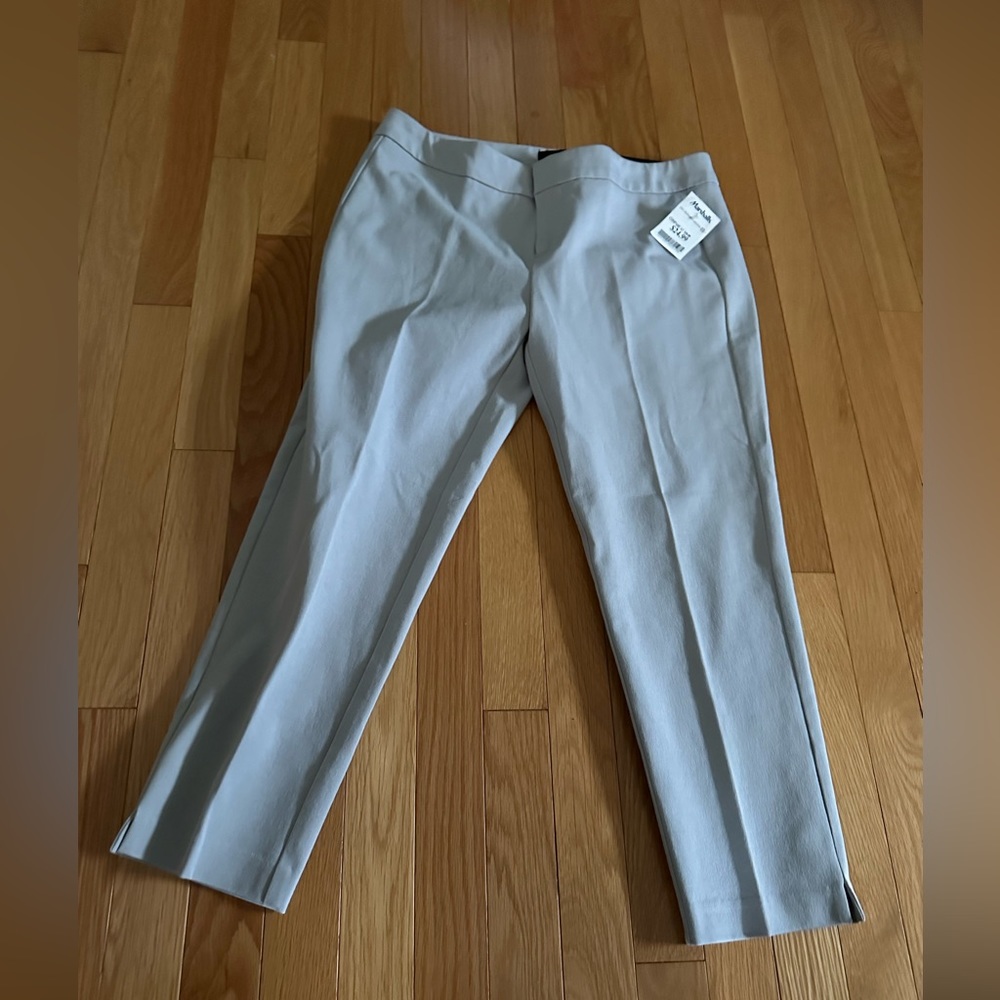 NWT Cynthia Rowley Pia Slim Crop cut straight thru hips.Clean front w/slit ankle